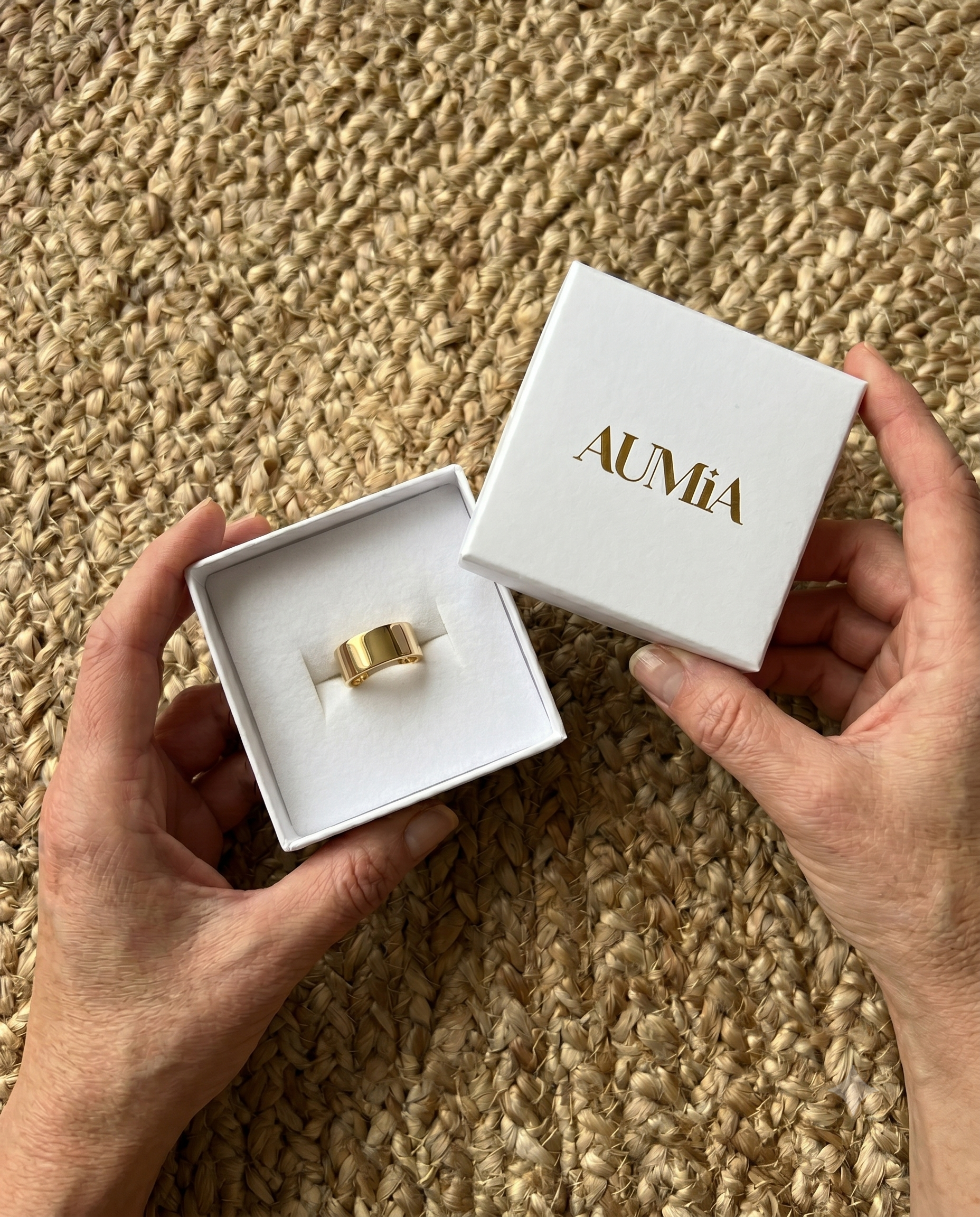 Aumia